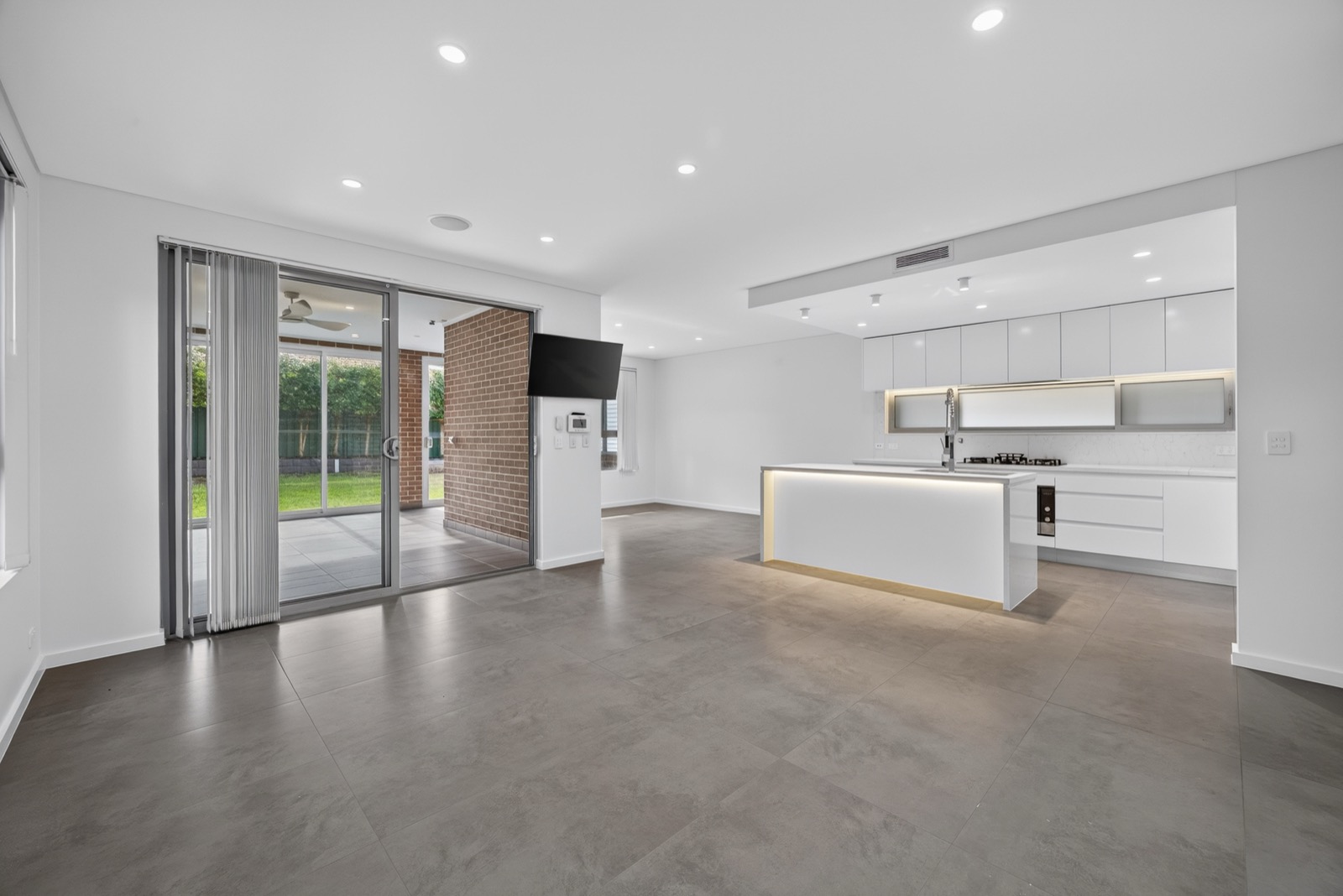 Virtual tours — a delivered FLEX example: Full walkthrough tours for remote and interstate buyers.